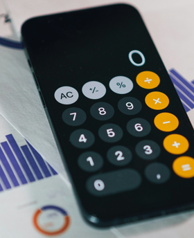 calculator-financial-planning-graphs